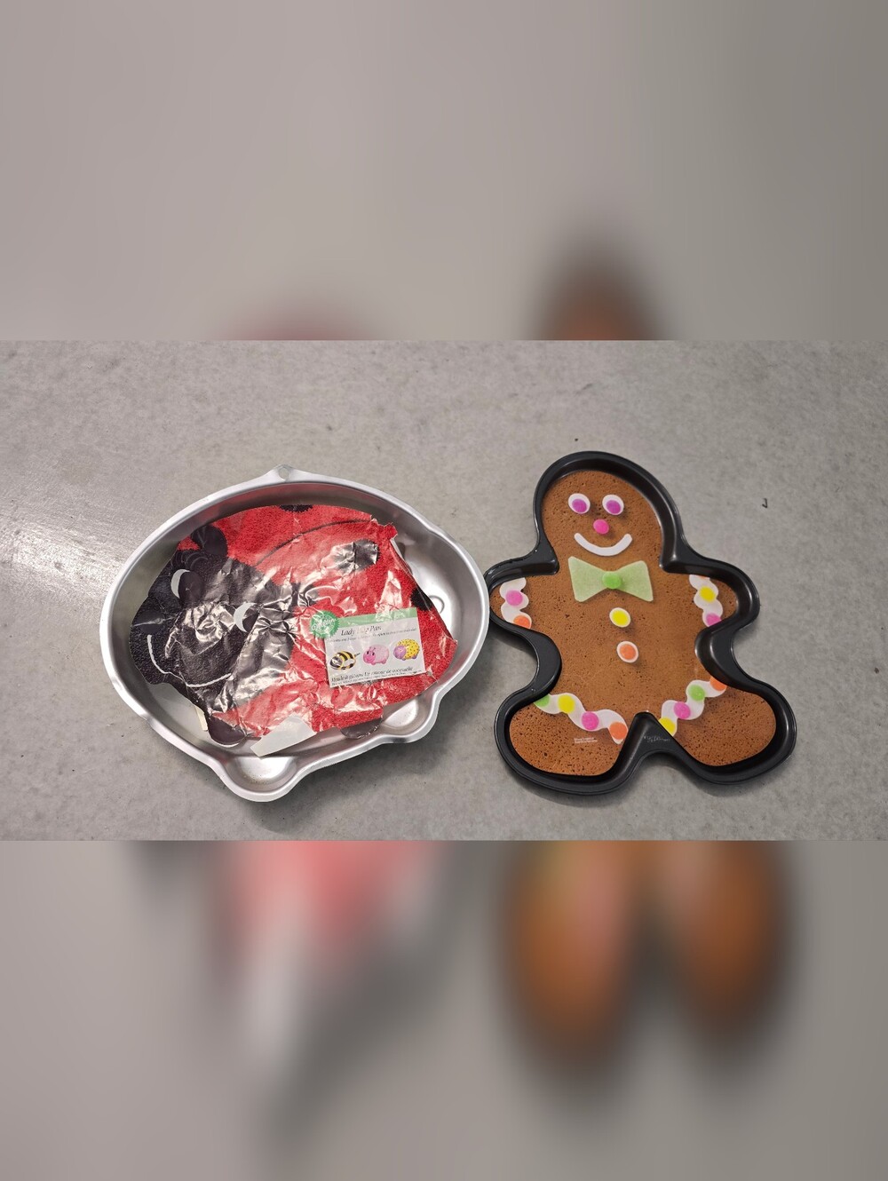 Gingerbread Man Nonstick Brownie  Pan And A Ladybug Cake Pan With Intruction.
